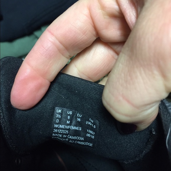 Clarks boots - Picture 3 of 4